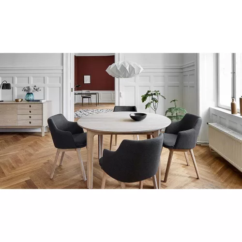 Skovby Sm112 extendable dining table