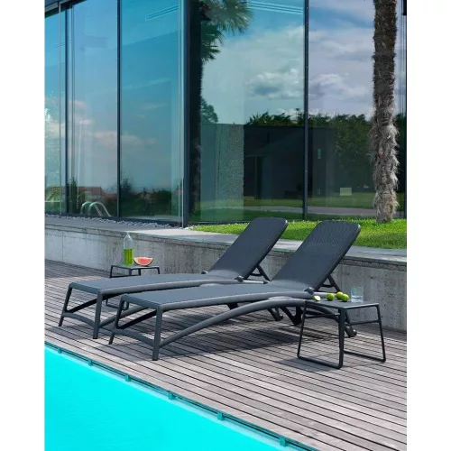 POP ourdoor side table