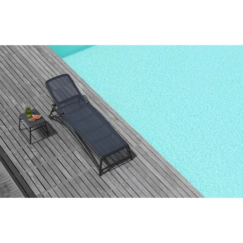 POP ourdoor side table