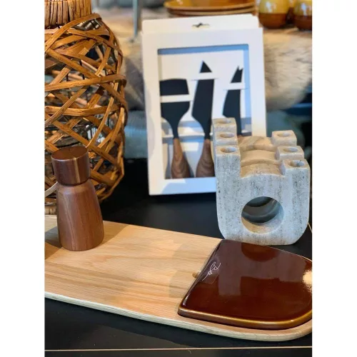 Circle candle holder