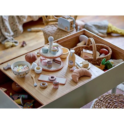 Favne side table for children's room