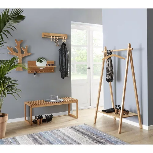 Carvé hat rack