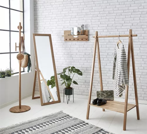 Carvé hanger