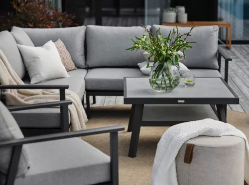 Samvaro Low Garden Armchair