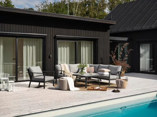 Samvaro Low Garden Armchair