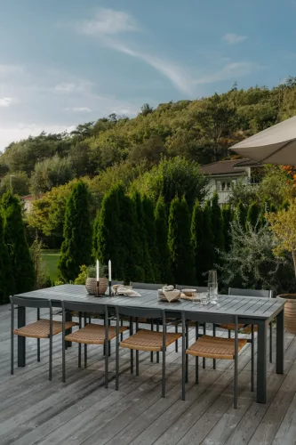 Lomma XL extendable garden dining table 