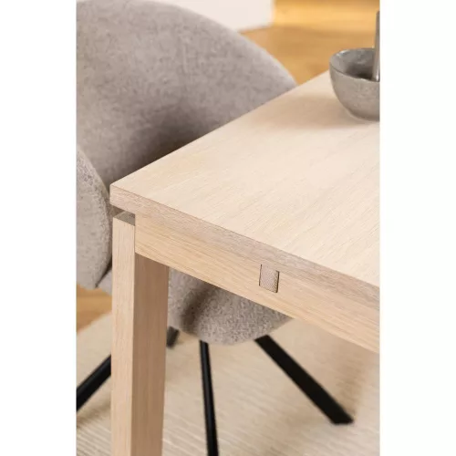 Linley extendable dining table