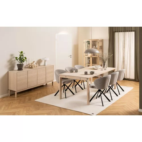 Linley extendable dining table