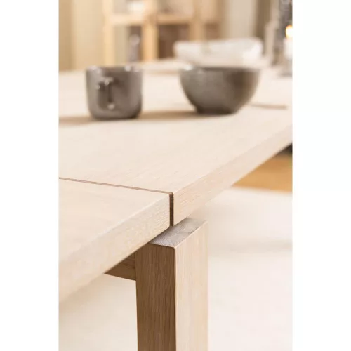 Linley extendable dining table