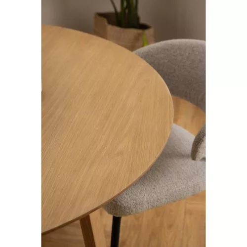Malika dining table
