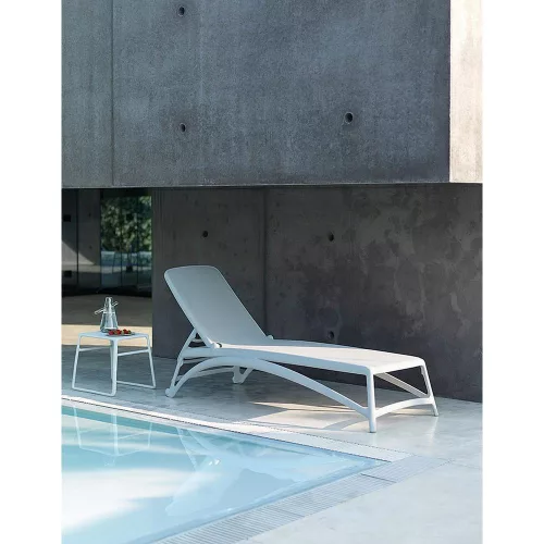 POP ourdoor side table