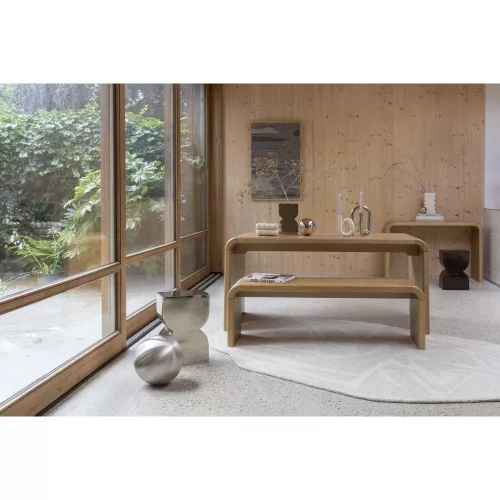 Brave dining table