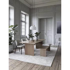 Landholm extendable dining table