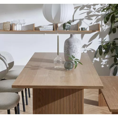 Landholm extendable dining table
