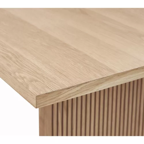 Landholm extendable dining table