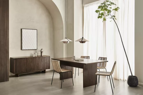 Landholm extendable dining table