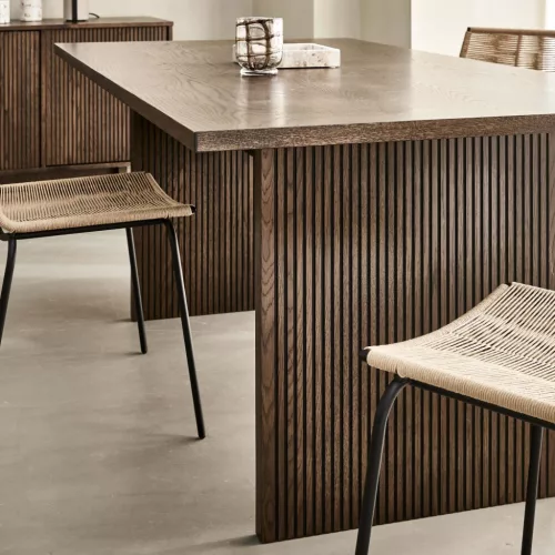 Landholm extendable dining table