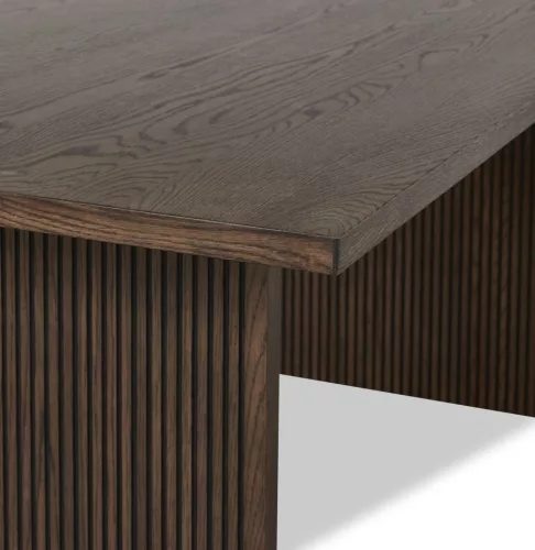 Landholm extendable dining table