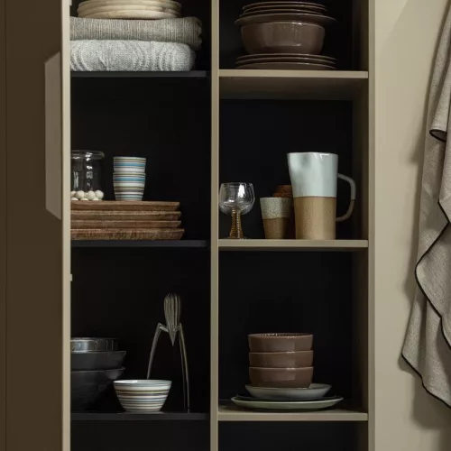 Lowen cabinet