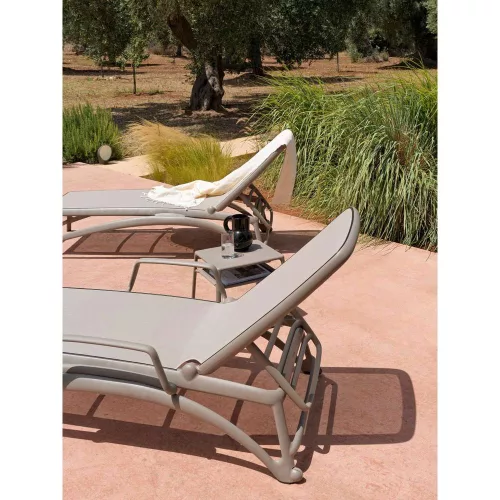 POP ourdoor side table