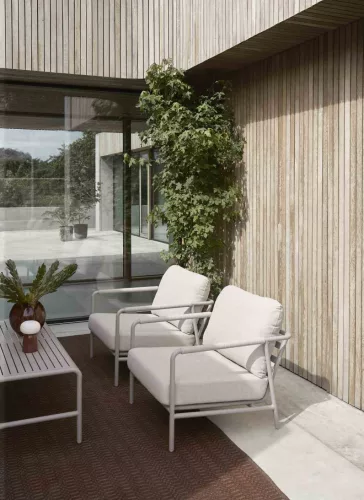 Cantos outdoor side table