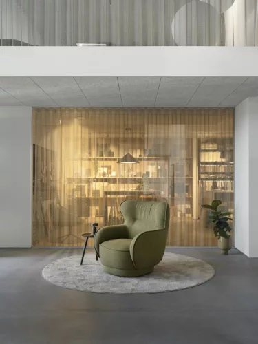 Sonora swivel armchair