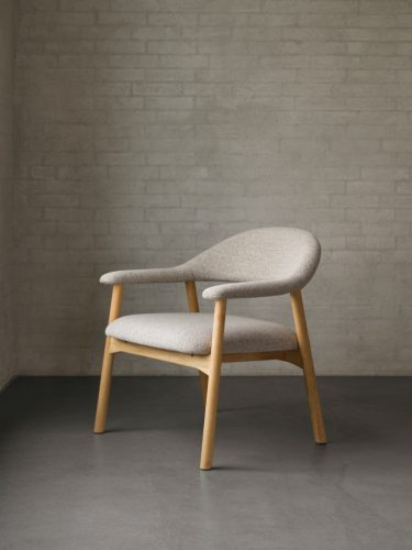 Addi lounge armchair