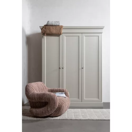 Olivia wardrobe