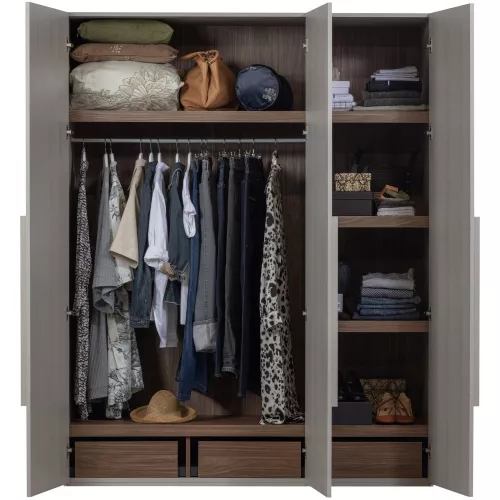 Rens wardrobe