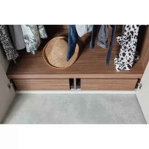 Rens wardrobe
