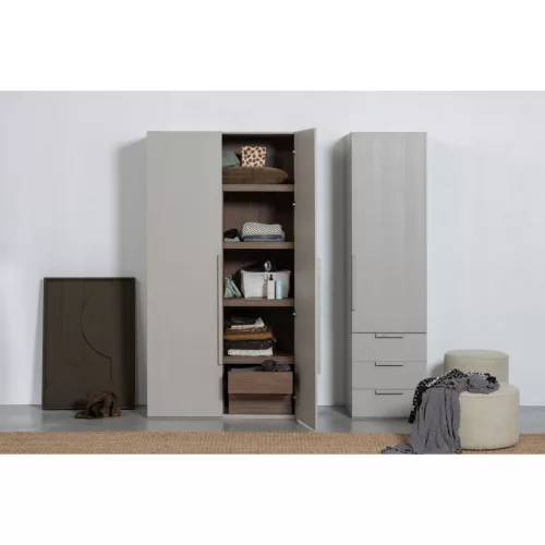 Rens wardrobe