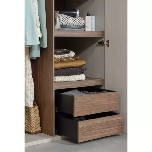 Rens wardrobe