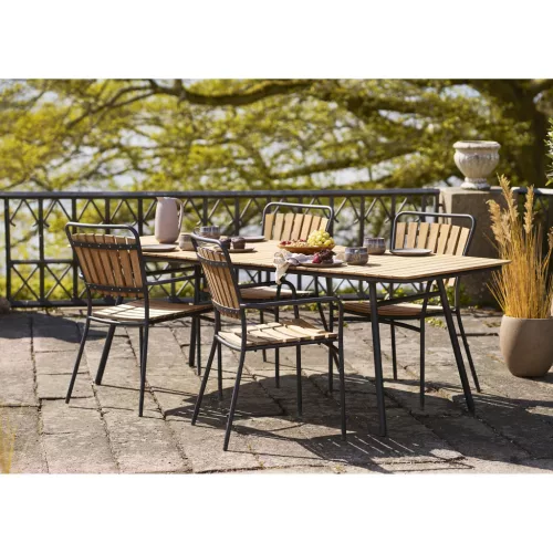 Cleveland kerti asztal