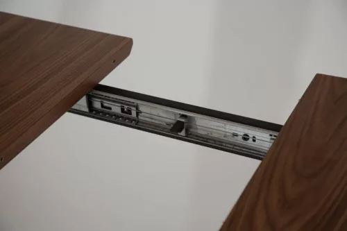 EDGE extendable dining table