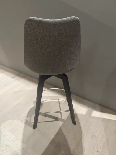 Gwen counter stool