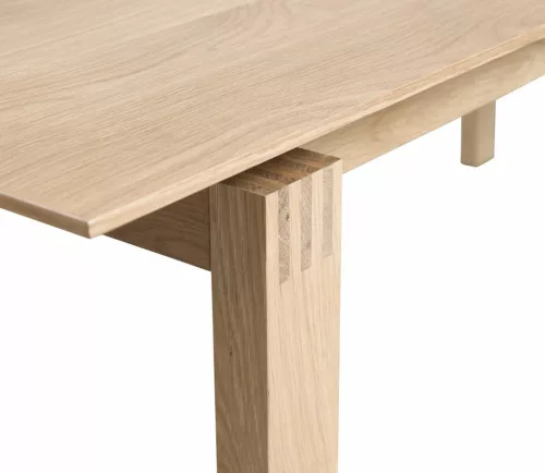 Vindal extendable dining table