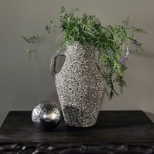 Tabia vase