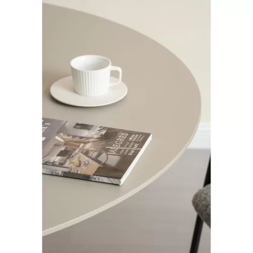 Riva dining table