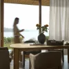 Ovalis extendable dining table