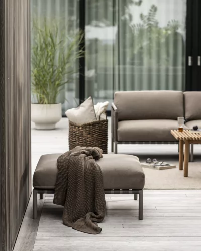 Horizon garden corner sofa with open end